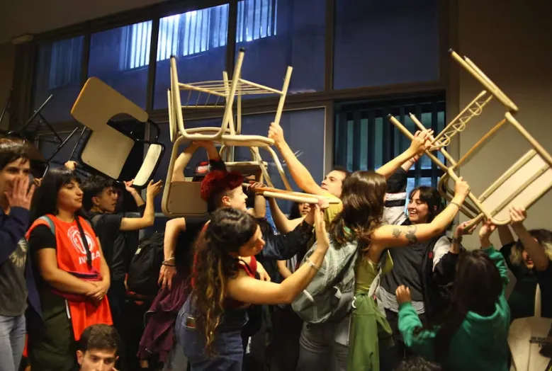 Facultad tomado