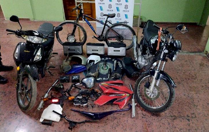 Motos
