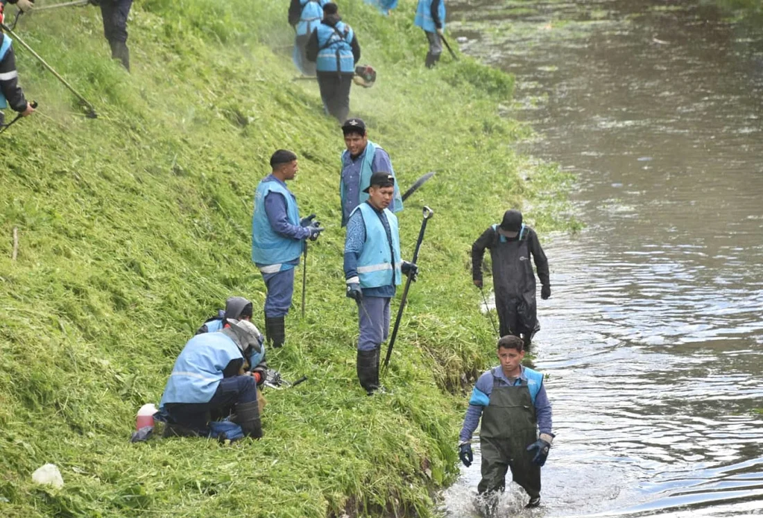 Trabajos canal desague